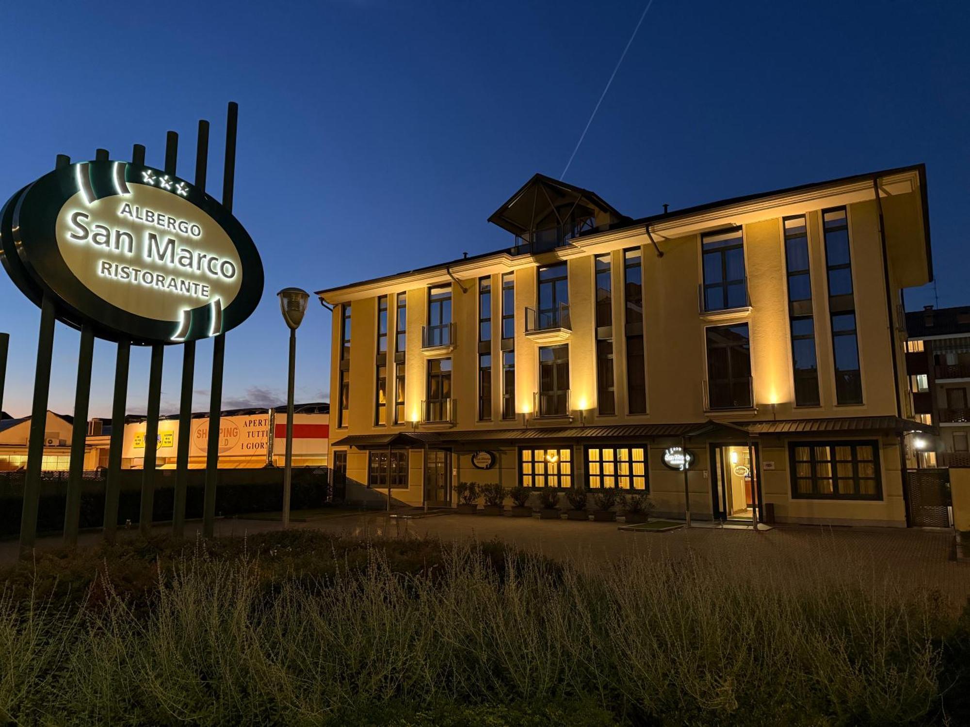 Albergo Ristorante San Marco Carmagnola Dış mekan fotoğraf